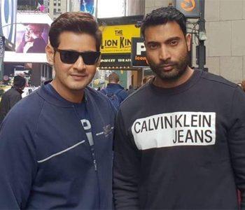 Mahesh Babu with fan MAHARSHI shooting in newyork