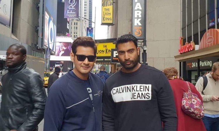 Mahesh Babu with fan MAHARSHI shooting in newyork
