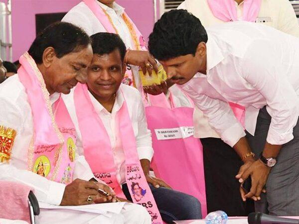 TRS Go Back slogans - all hopes on KCR