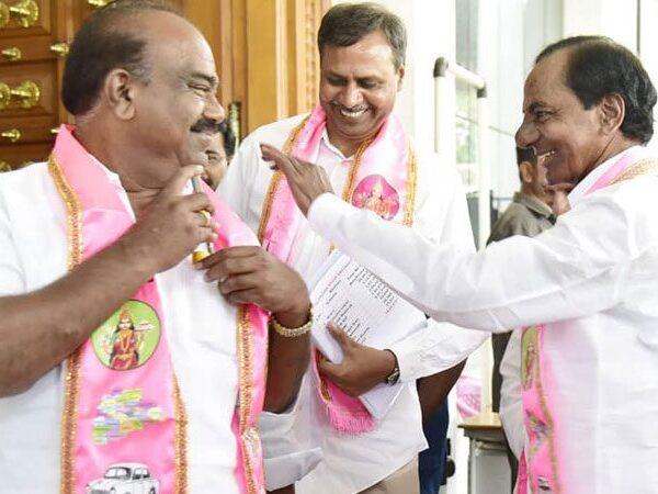 TRS-Leaders-Pin-All-Hopes-on-The-Mass-Appeal-of-KCR
