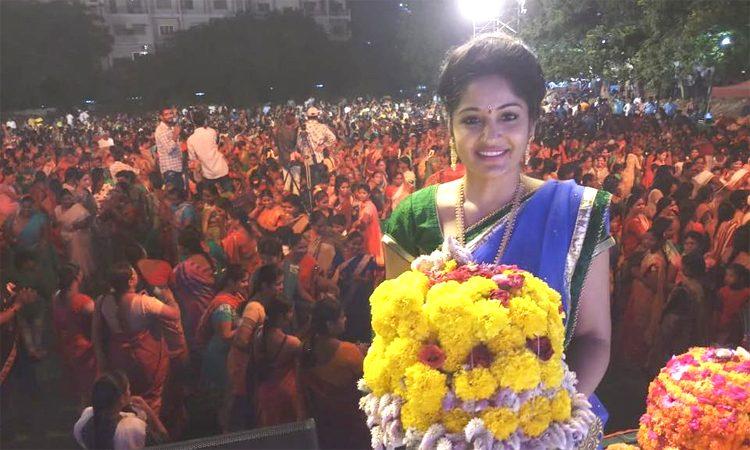 netizens comments on madhavi latha height