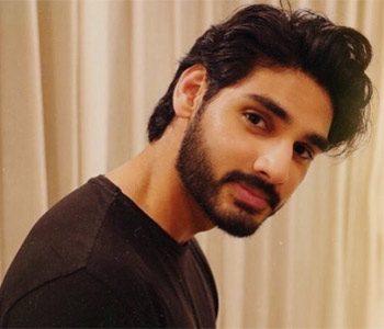 sunil-shetty-son-ahan-shetty-finalized-for-debut-with--rx-100