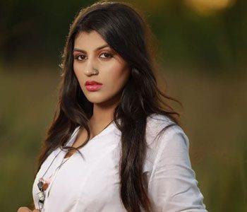 yashika-anand-nota-actress-drags-her-filmmaker--into-metoo