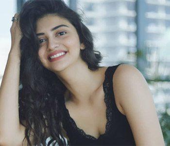 Akhil-Heroine-Longing-for-Vijay-Deverakonda