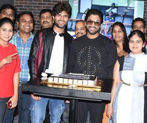 Allu Arjun Gives Party to Taxiwaala Team