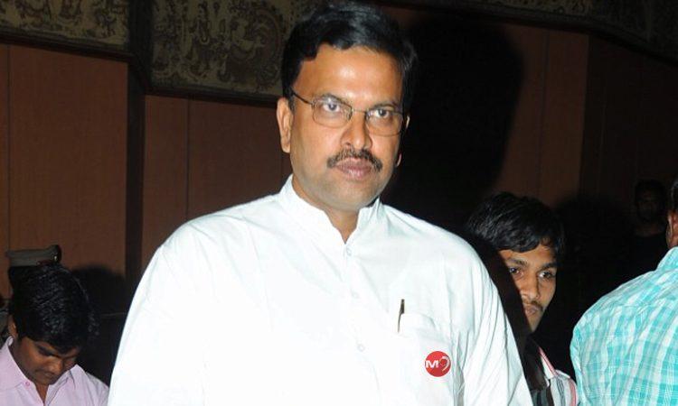 JD Lakshminarayana Now to Join Lok Satta - Mutually Beneficial Deal