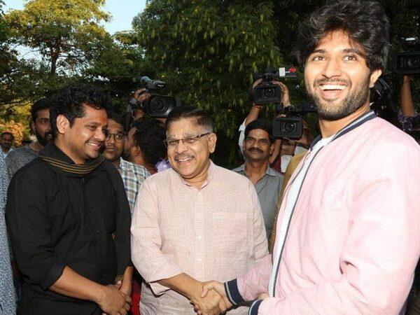 Middle-Finger-to-Taxiwala-Piracy-Reviews