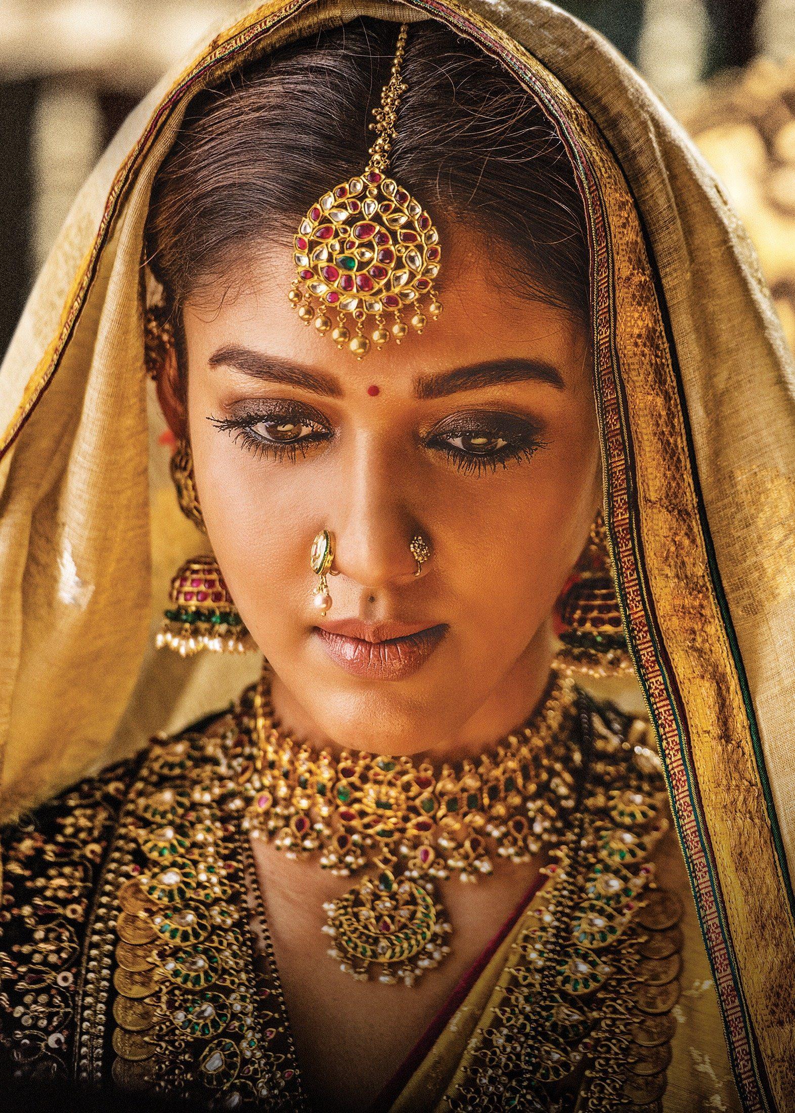 Nayanatara As Siddhamma In Sye Raa Narasimha Reddy (2)