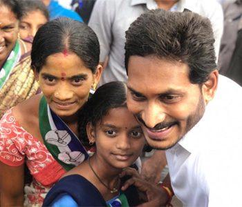 No More Selfies and Hugs in Jagan's Padayatra