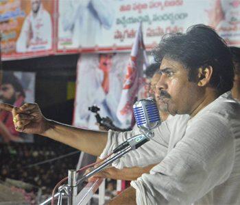 Sakshi Does Not Reciprocate To Pawan Kalyan's Love