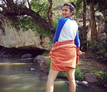 Amala Paul - Rowdy Actress Laughing at Lungi Song