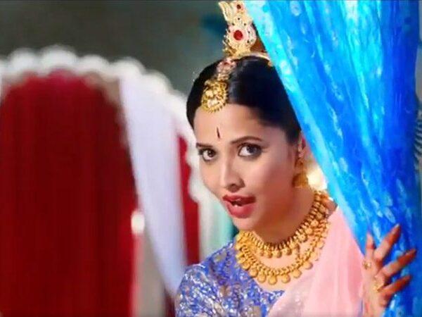 Anasuya-Bharadwaj-Savitri-Troll