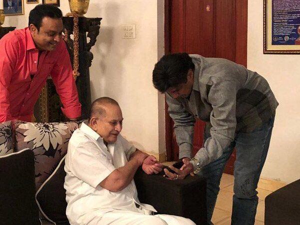 Balayya-Meets-Mahesh's-Family-to-Invite-in-Person