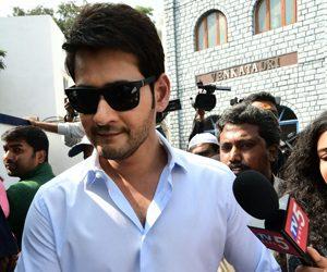 Celebrities Casting Their Vote-