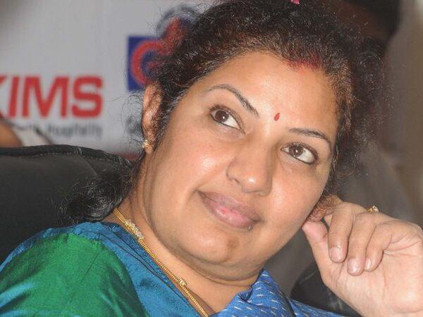 Daggubati Purandeswari  says BJP will allaince with TRS
