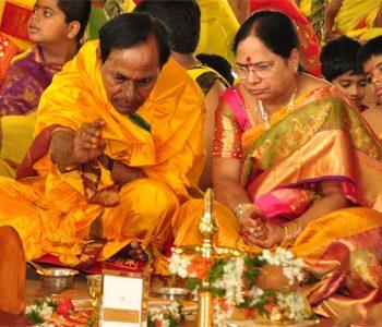 KCR All Set to Perform Ashvamedha Yagam