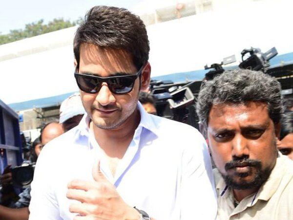 Mahesh Babu Tossing Between the Two 