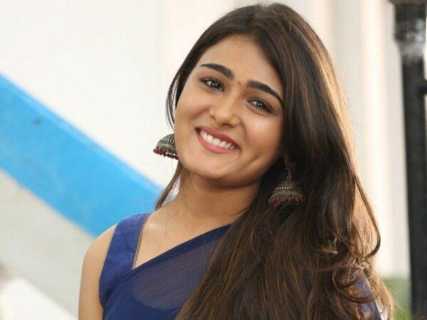 Shalini Pandey enjoying with handfull offers
