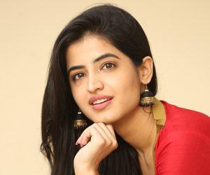 Vinali Bhatnagar Latest Stills
