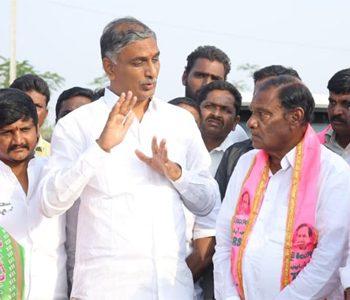 what is happening at Thanneru Harish Rao house