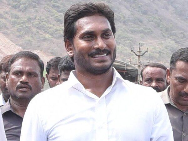 Allegation-on-Parakala-Boomerangs-on-YS-Jagan