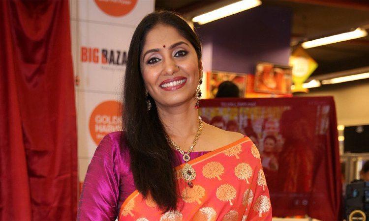 Anchor Jhansi Fires on Web Reporter