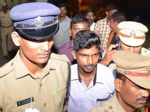 Jagan's Kodi Kathi Attacker - A Publicity Monger?