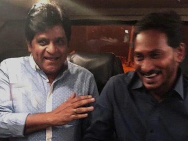 Janasena fans fires on comedian ali