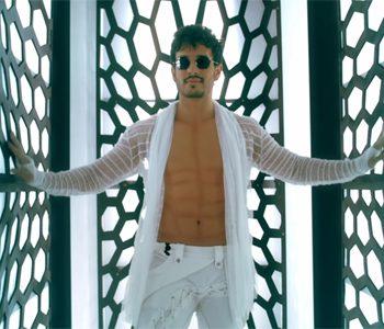 Check Out: Six Packs 'Rocking Mr Majnu Akhil Akkineni