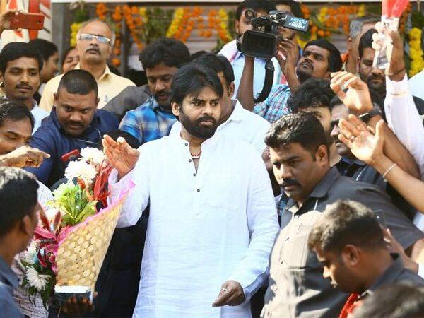 Pawan Kalyan Bouncers attack on JanaSena fans