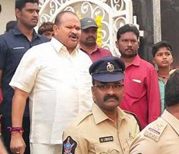 TDP leaders attack on Kanna - Lakshmi - Narayana