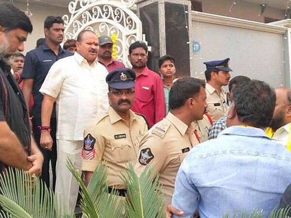 TDP leaders attack on Kanna - Lakshmi - Narayana