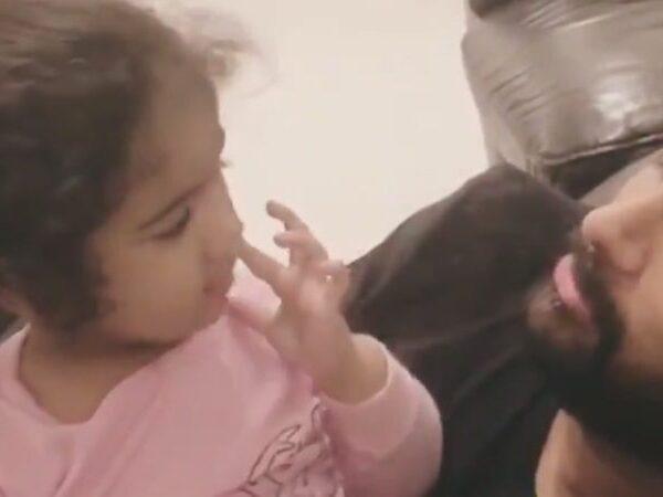 Allu-Arjun--Teasing-His-'Donga-Fellow'