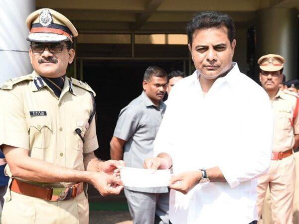 KTR-Makes-A-Noble-Act-on-Father-KCR's-Birthday