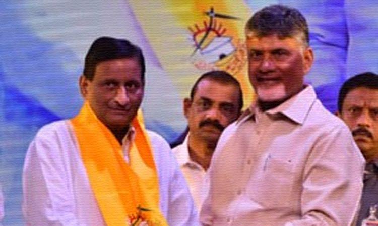 Mahesh babu fans not with Ghattamaneni Adi Seshagiri Rao