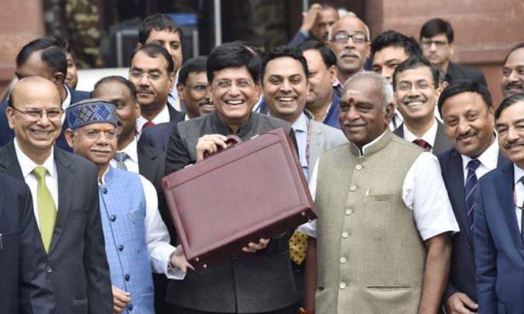 Narendra Modi's Boom Boom Strokes to Farmers and Middle Class