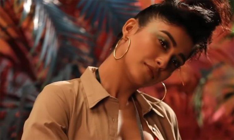 Regina Cassandra Is a Lesbian in Ek Ladki Ko Dekha Toh Aisa Laga