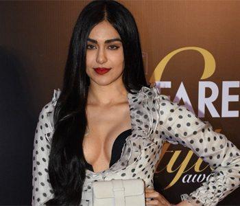 adah-sharma-cleavage