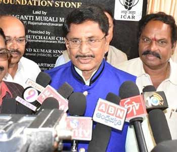 Maganti Murali Mohan to resign from active politics