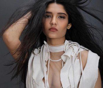 Pic Talk: Ritika Singh Is Desirable But Totally Unexpected