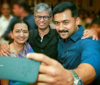 Suriya's-Selfie-with-Mass-Hero-Vijay's-Parent