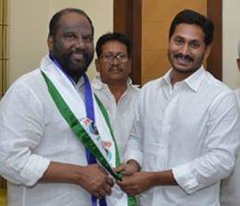 TDP MP Pandula Ravindra Babu joins ysrcp