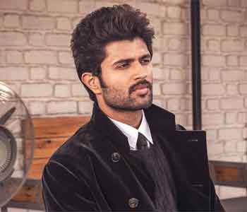 Vijay Deverakonda's Holi in Hospital!