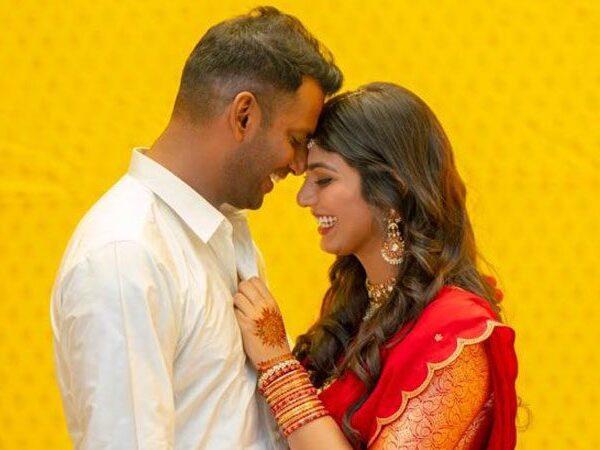 Vishal's-Fiancee's-Emotional-Moments