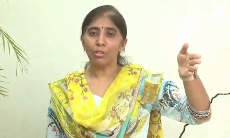 YS Vivekananda Reddy Daughter Sunitha Reddy suspects arrests in family