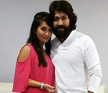 Yash's Wife Singing Bollywood Heroine's Tune