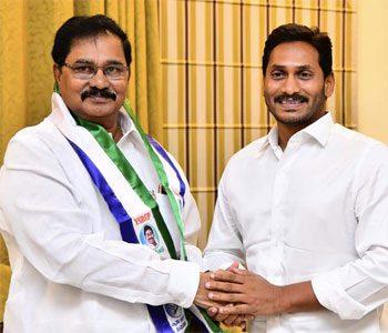 adala prabhakar reddy- joins ysrcp
