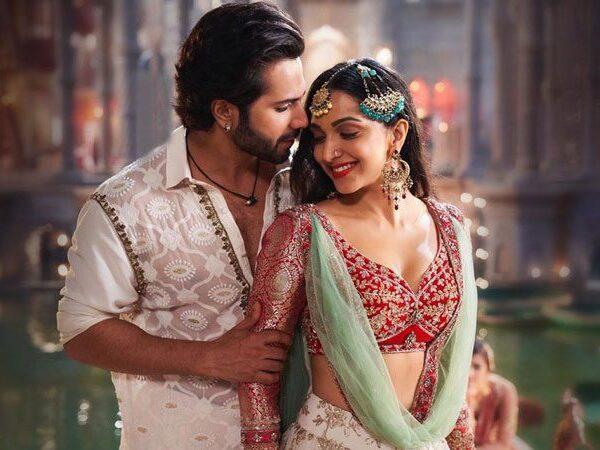 kiara-advani-as-seductress-in-mass-dance