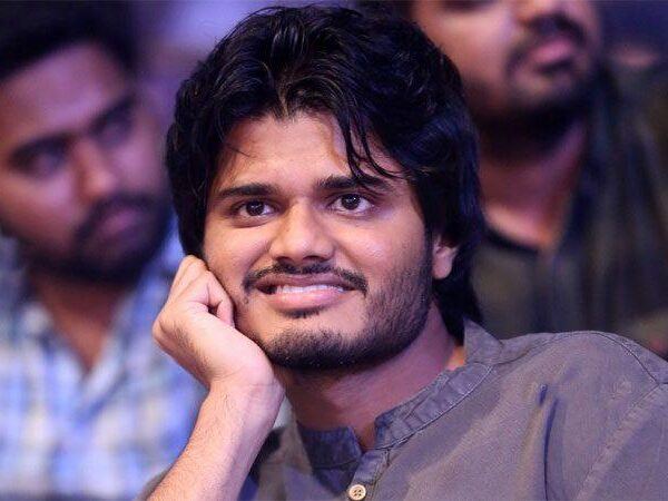 Vijay Deverakonda Brother Anand's First Material Targeting Social Miedia