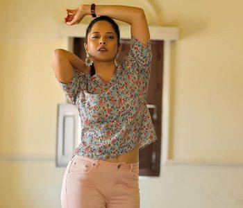 Anasuya Bharadwaj Photo-Shoots Failing to Excite Big Time
